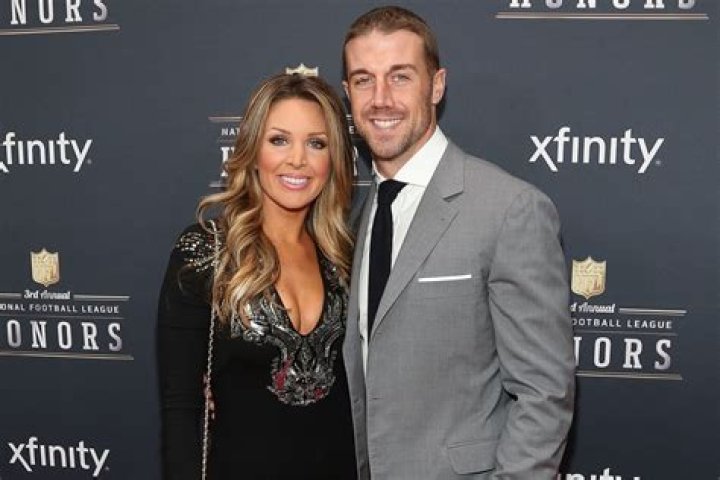 12 Beautiful Wives of the NFL Players