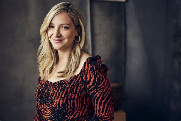 Abby Elliott Bio (Wiki) 
