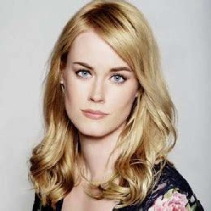 Abigail Hawk Bio (Wiki) 