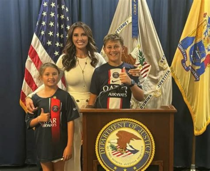 Alina Lopez - Age, Family, Bio