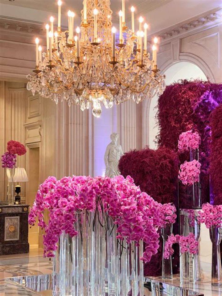 All About Jeff Leatham & His Hotel ''Four Seasons'' - Bio, Net Worth & Wife