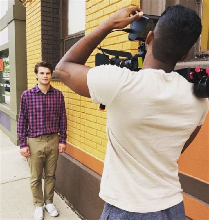 Andrew Zimmern Bio (Wiki) 