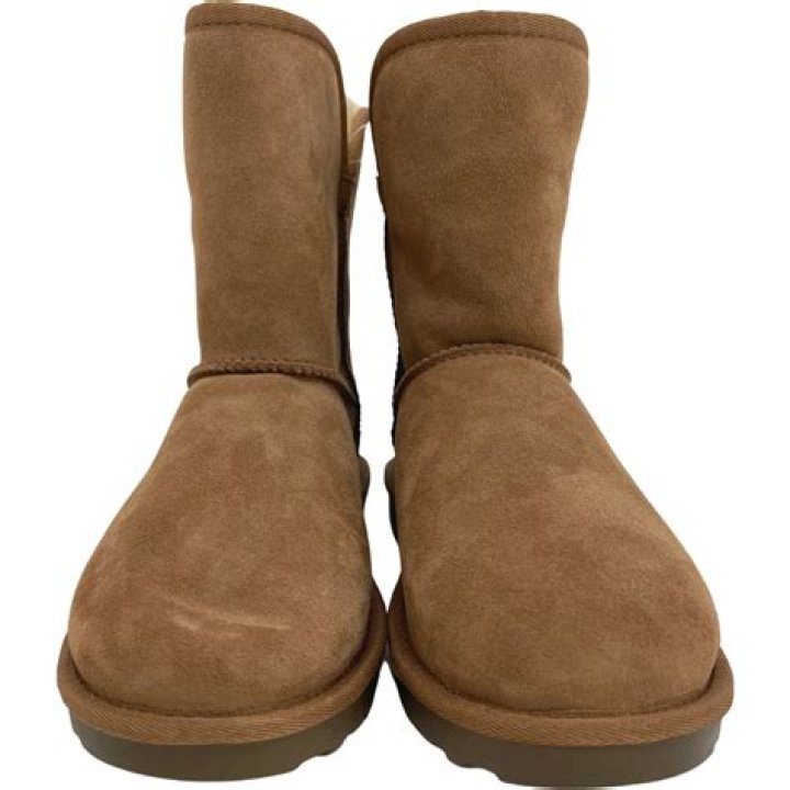 Are Kirkland boots made by Ugg?