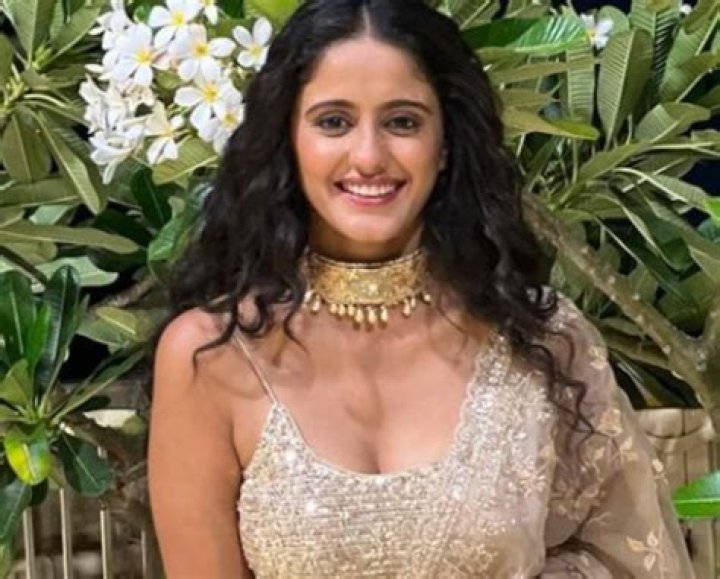 Ayesha Singh Husband: Is She Married? Family Ethnicity