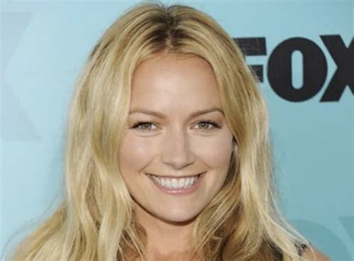 Becki Newton Height, Weight, Net Worth, Age, Birthday, Wikipedia, Who, Nationality, Biography