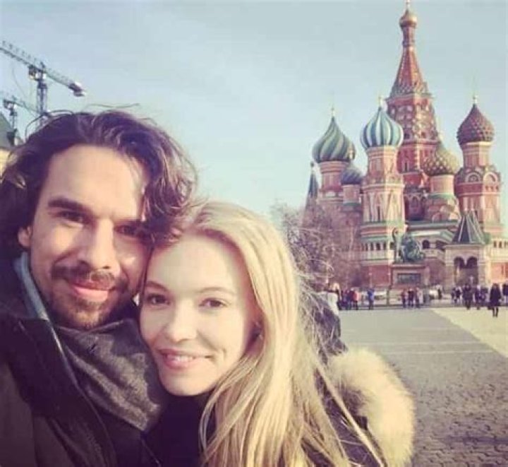 British actor, Edward Akrout is married to journalist, Selby Welinder