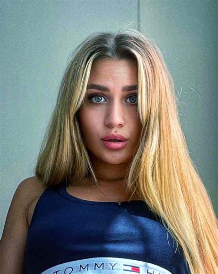 Carissa Rosario Height, Weight, Net Worth, Age, Birthday, Wikipedia, Who, Nationality, Biography