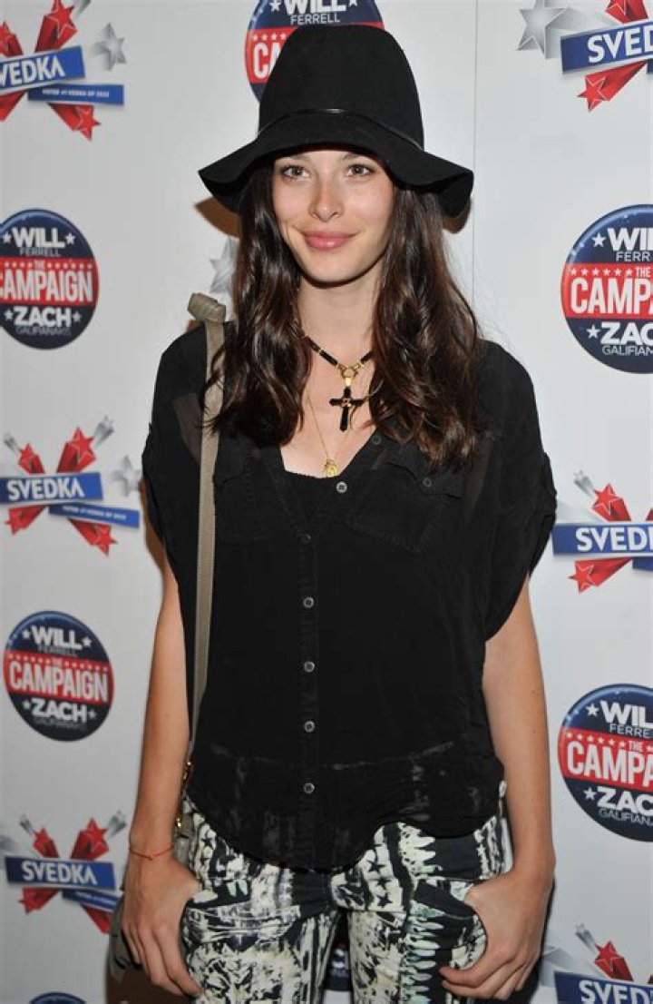 Carly Foulkes Bio (Wiki) 