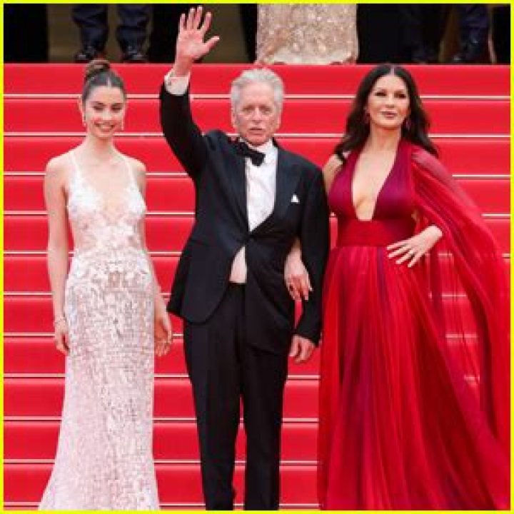 Carys Zeta Douglas - Age, Family, Bio