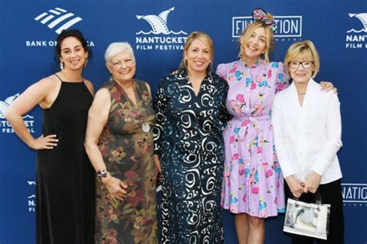 Catherine Curtin - Age, Family, Bio