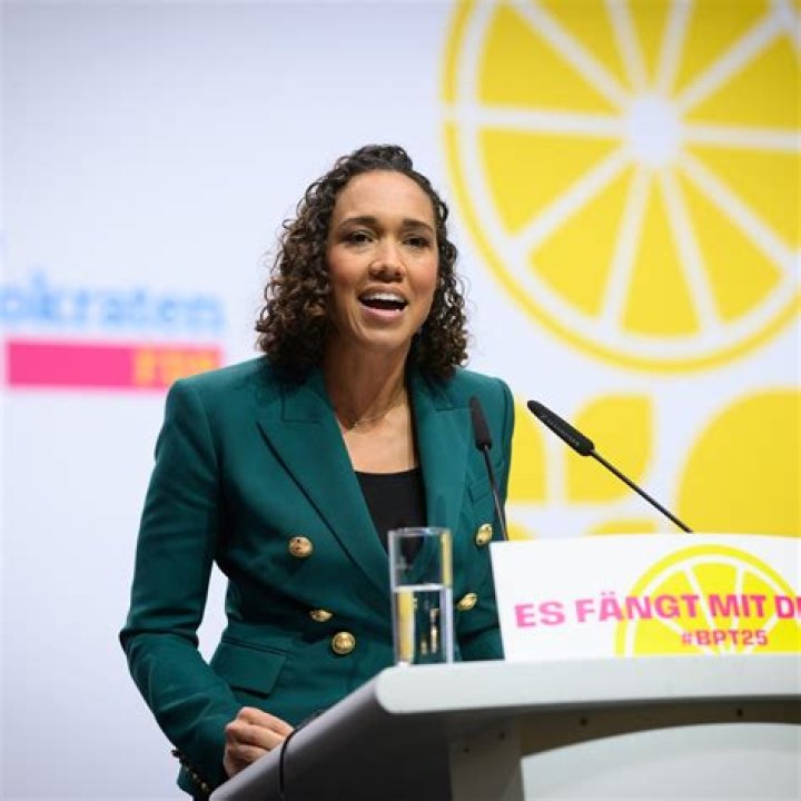 Chantal Maurice Bio (Wiki) 