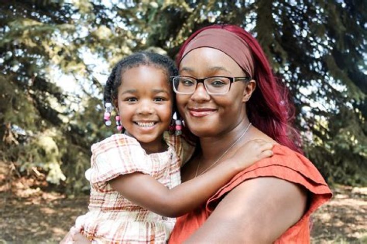 Charelle Schriek - Age, Family, Bio