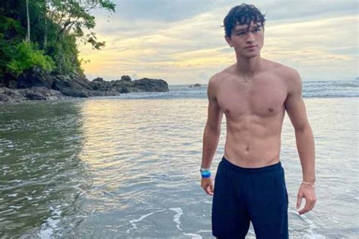 
Charlie Bushnell Height, Weight, Net Worth, Age, Birthday, Wikipedia, Who, Nationality, Biography 