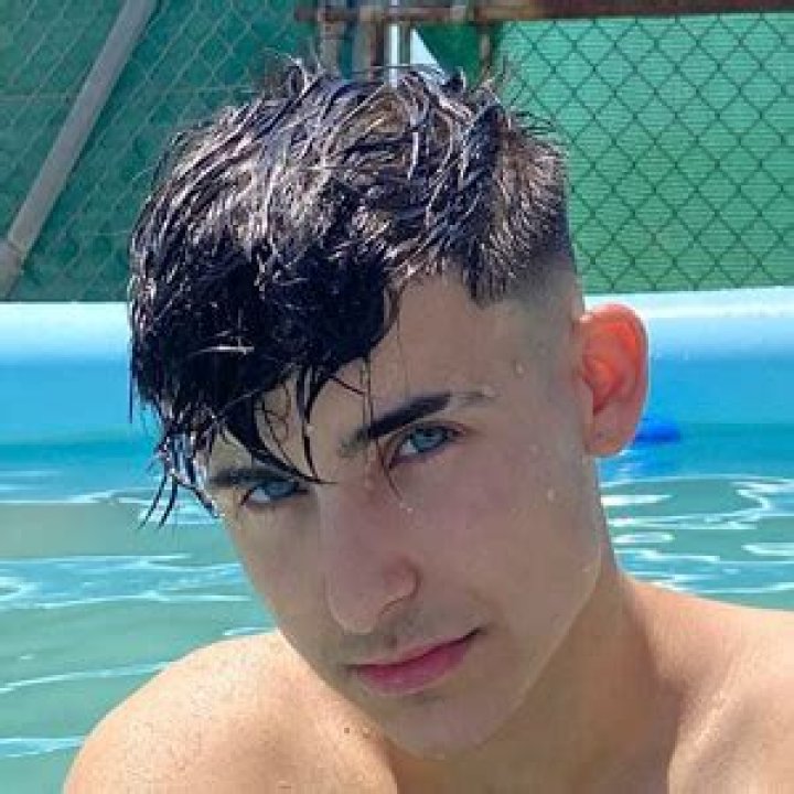 Cristian Valenzuela - Age, Family, Bio