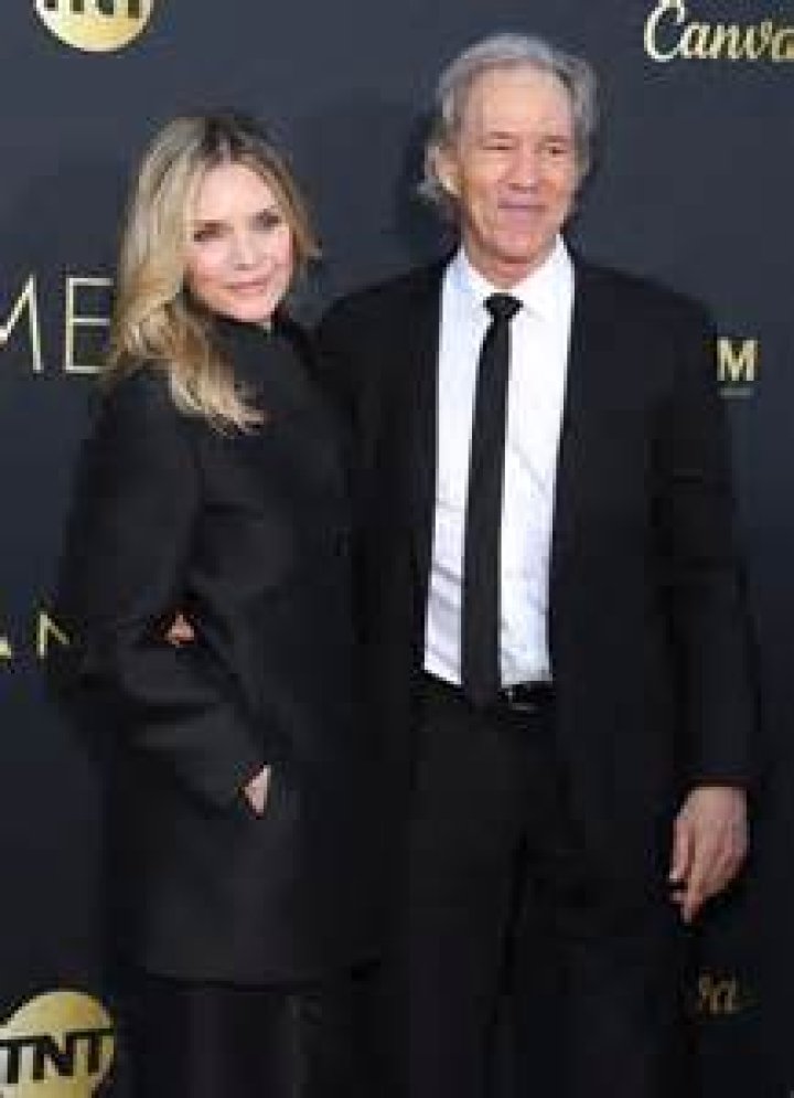 Dedee Pfeiffer - Age, Family, Bio