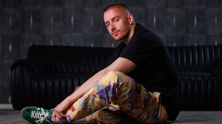 
Dermot Kennedy on His Busking Roots and Plans for 2023 U.S. Tour (EXCLUSIVE) 