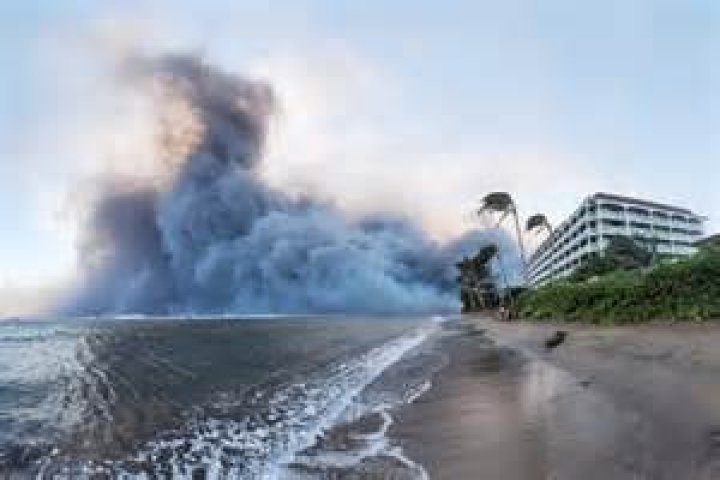 Did Royal Lahaina hotel burn down?