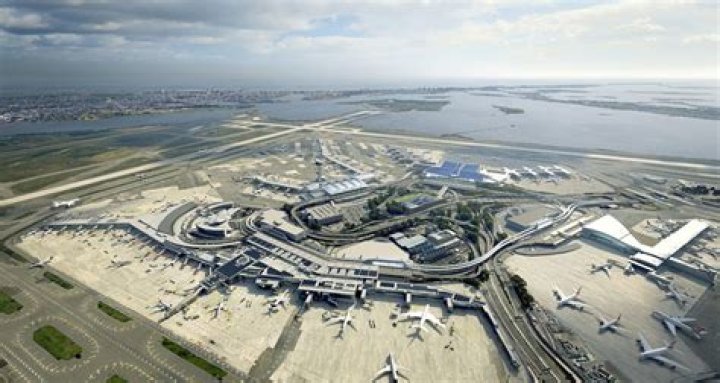 Does JFK Terminal 8 have clear?