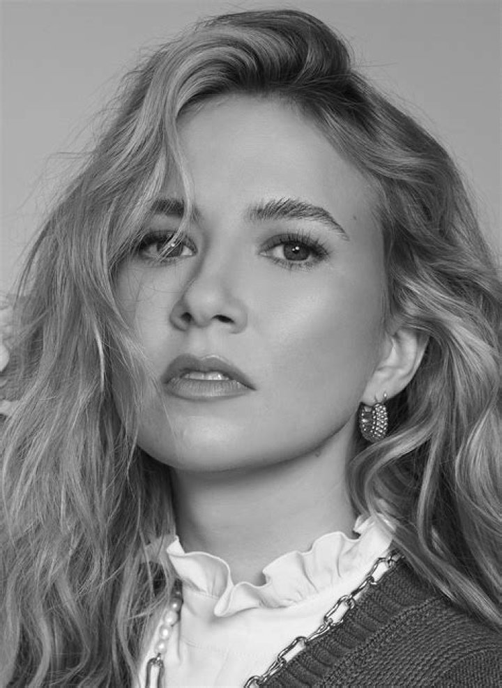 Eliza Bennett - Age, Family, Bio