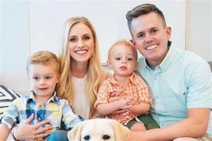 Ellie and Jared - Members, Ages, Trivia