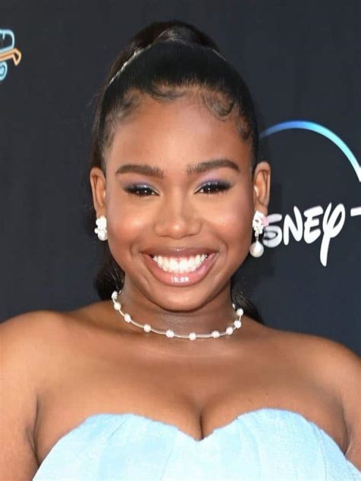 Emeli Sande Biography: Real Name, Age, Hometown, Boyfriend, Parents, Career, Net-Worth, Awards, Instagram, Twitter, Facebook