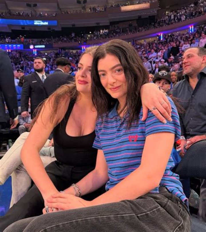 Find out more about Lorde’s younger sister, Indy Yelich! Her debut song