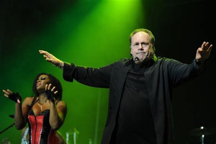 Harry Wayne Casey Net Worth - Wiki, Age, Weight and Height, Relationships, Family, and More