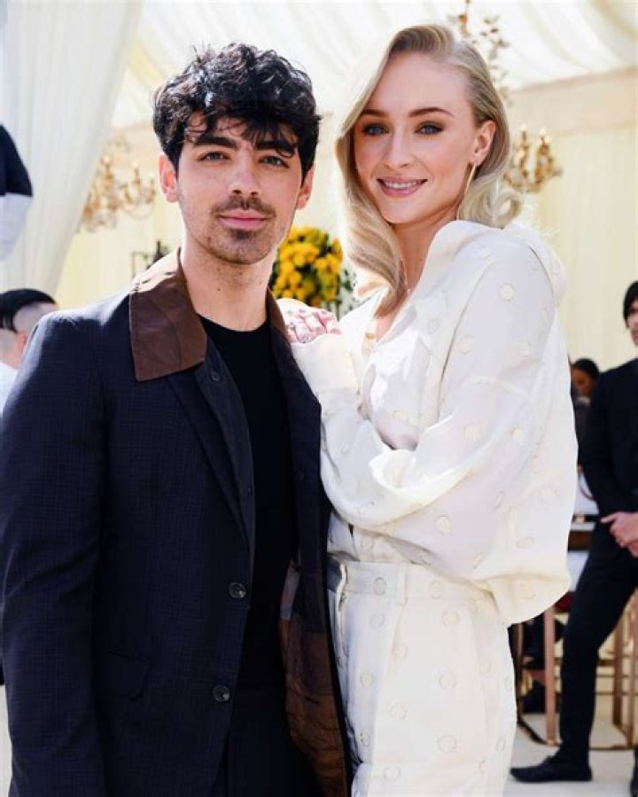 Has Sophie Turner came out as a gay? Despite being happily Married To Joe Jonas and has a daughter?