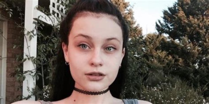 Hayley Stewart - Age, Family, Bio