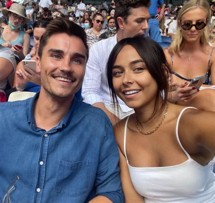 How Did Brooke Blurton Sister Passed Away? Parents And Partner Revealed