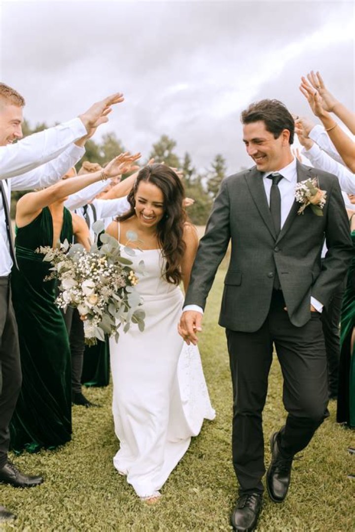 How did Mitch Rowland and Sarah Jones meet?