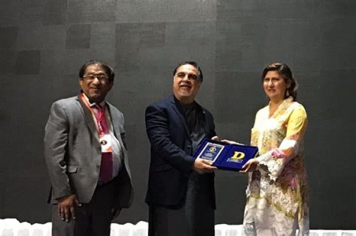 Hussain Dawood Wife Kulsum: Kids Azmeh, Shahzada, Sabrina And Samad