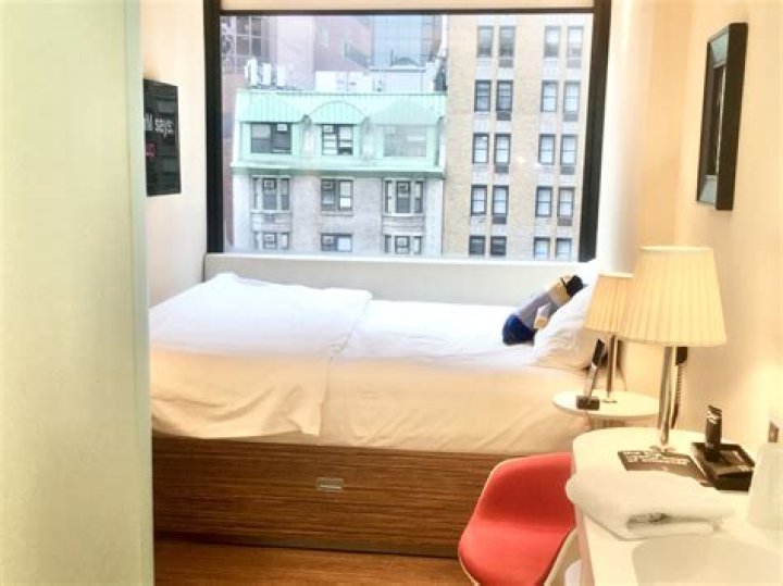 Is it possible to rent a hotel room for an hour?