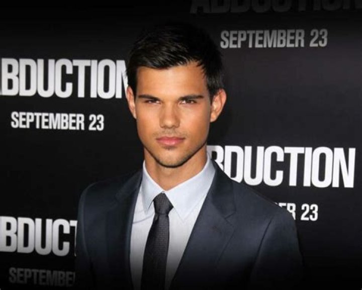 Is Taylor Lautner Gay? Age, Height, Net Worth
