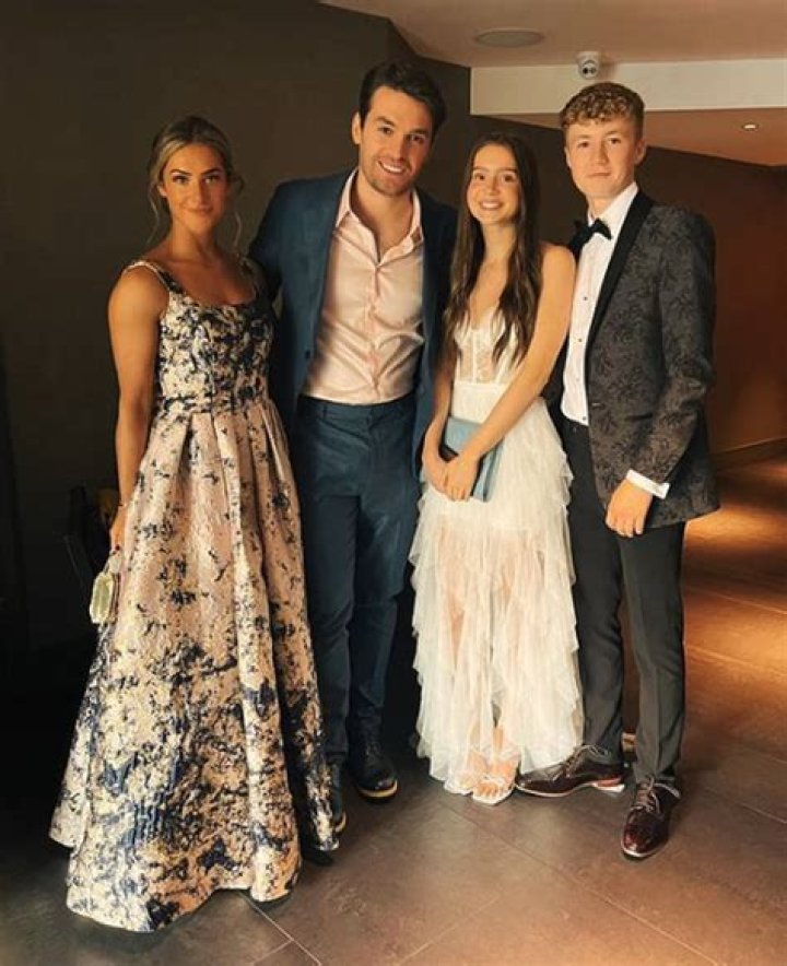 Isaiah Hodgins - Age, Family, Bio