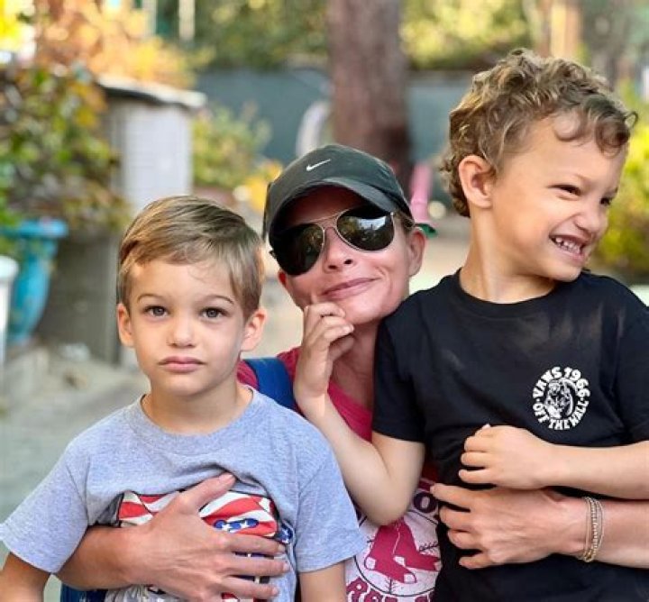 Jaime Pressly Pregnant: Baby Bump Pics On Instagram, Husband And Children