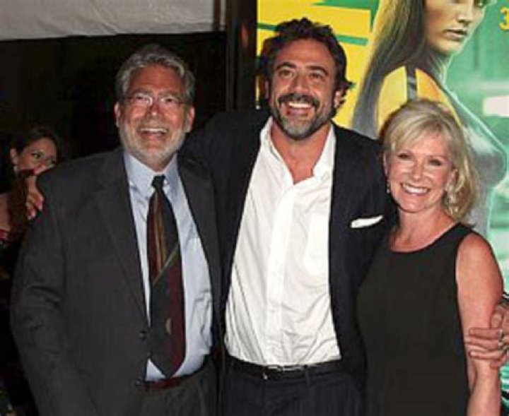 Jeffrey Dean Morgan Religion | Is She Christian | Ethnicity And Parents