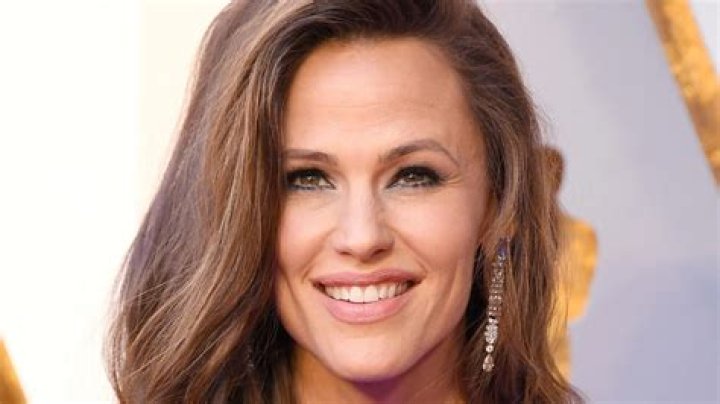Jennifer Garner Net Worth: Income & Lifestyle