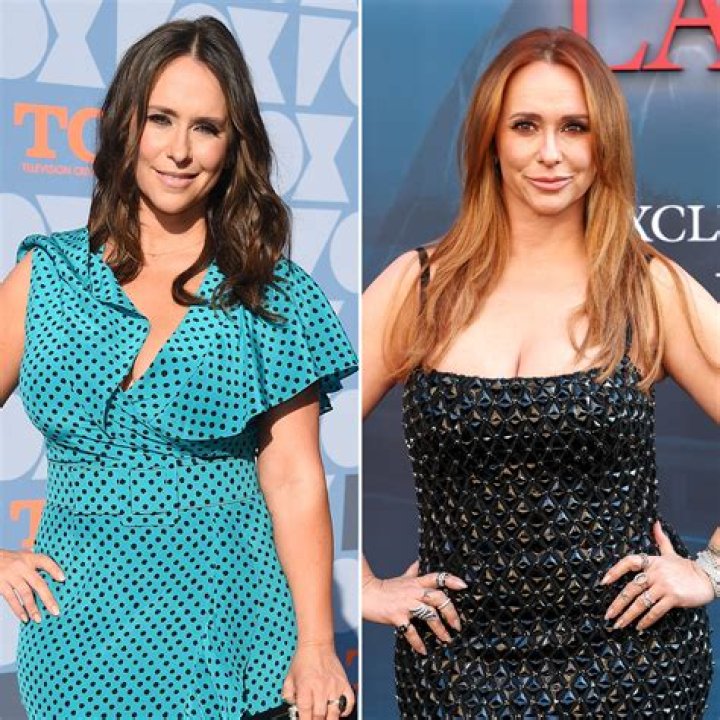 Jennifer Love Hewitt is probably waiting for Tom Cruise to call, right?