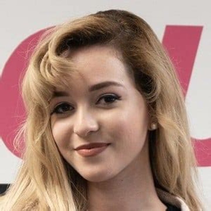 Jessica Vill - Age, Family, Bio