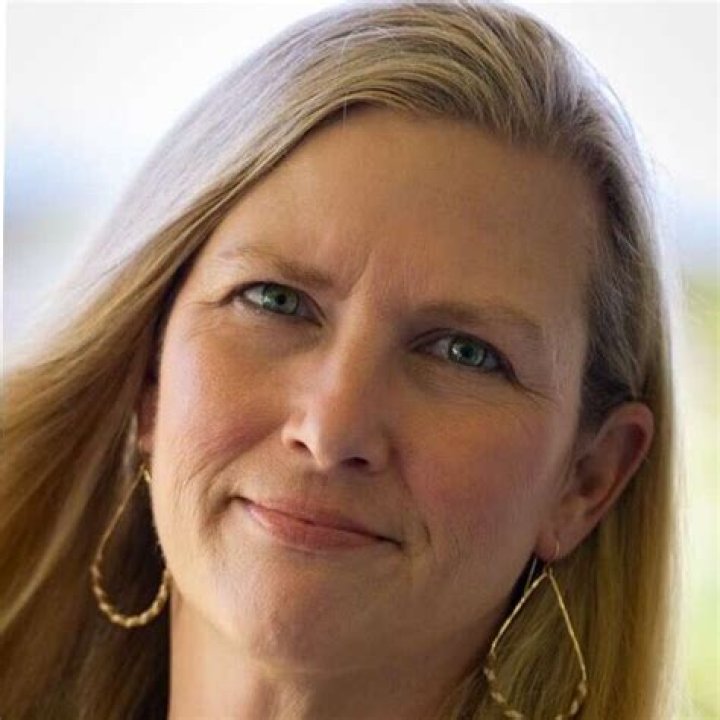 Julie Henderson Bio (Wiki) 