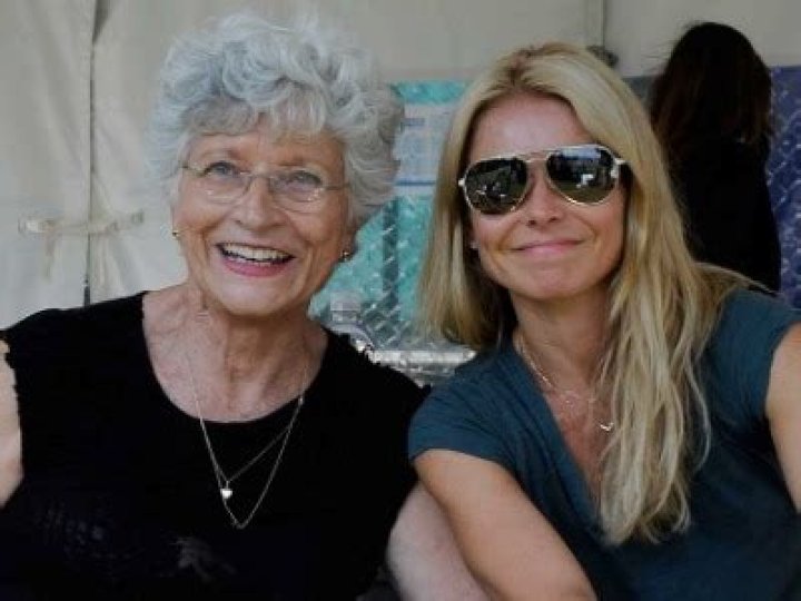 Kelly Ripa Mother Esther Ripa Husband, Mother-Hood, Net Worth & More