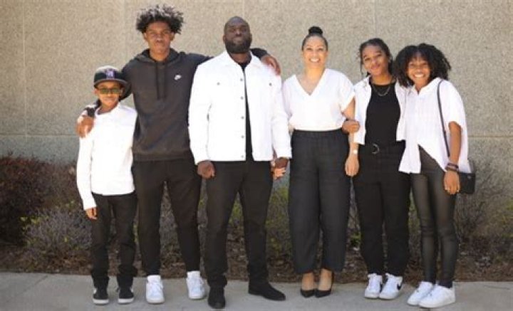 Kevin Mitchell - Age, Family, Bio