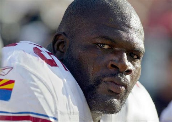 Leonard Davis Net Worth - Wiki, Age, Weight and Height, Relationships, Family, and More