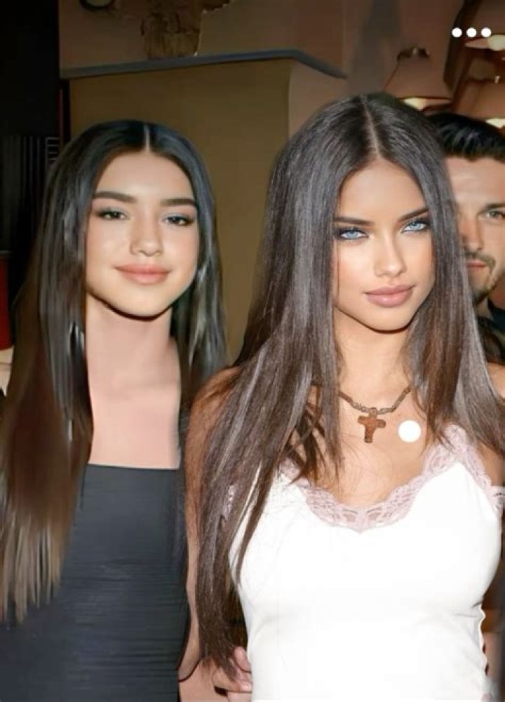 Lia and Ella - Members, Ages, Trivia