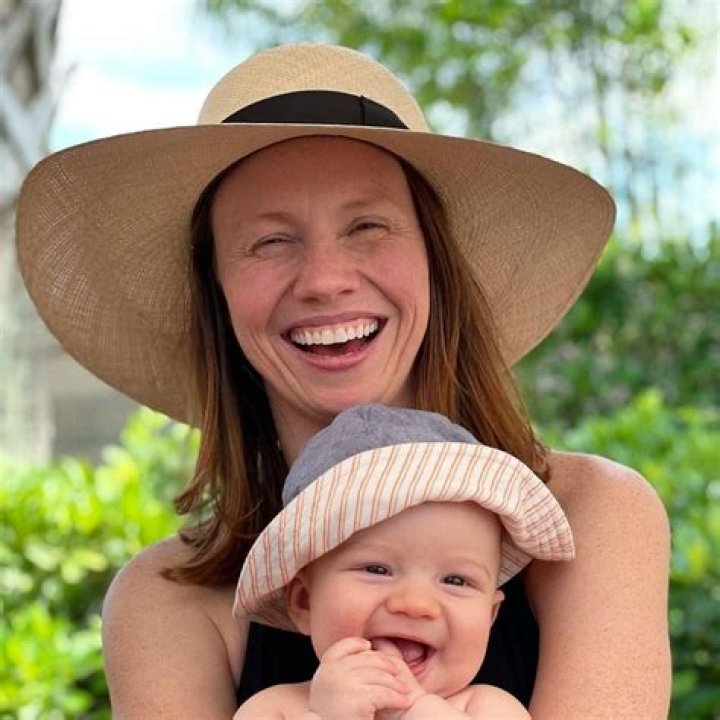 Liana Blackburn - Age, Family, Bio