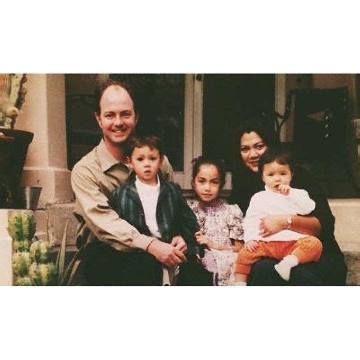 Meet American Singer Meg DeLacy - Bio, Net Worth & Husband