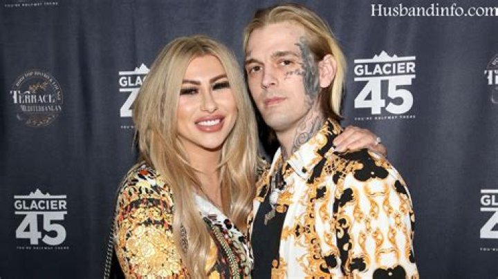 Melanie Martin - Age, Family, Bio