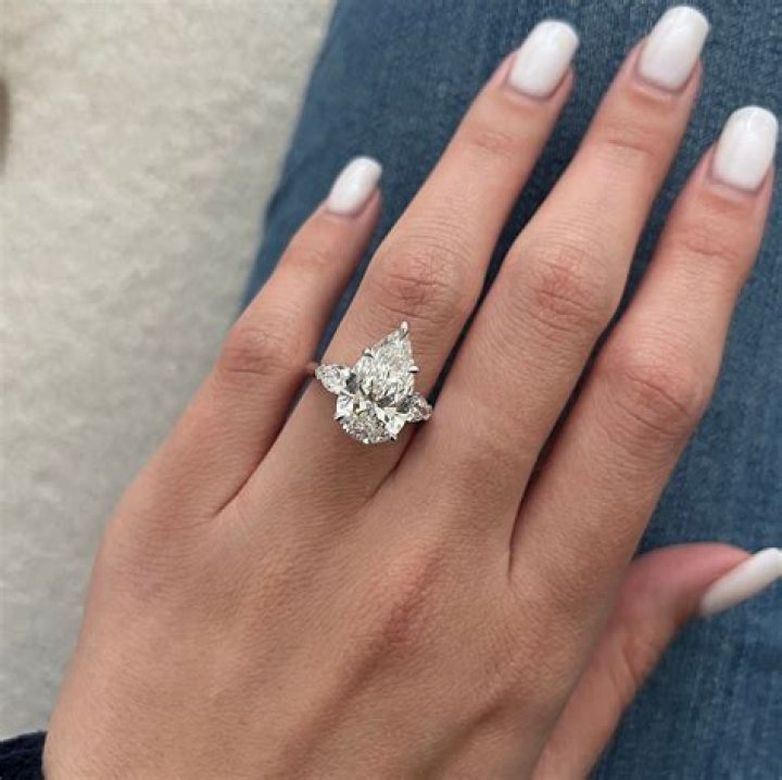 NFL Player AJ McCarron Proposed His Girlfriend Katherine Webb With A Five Carat Diamond Ring!