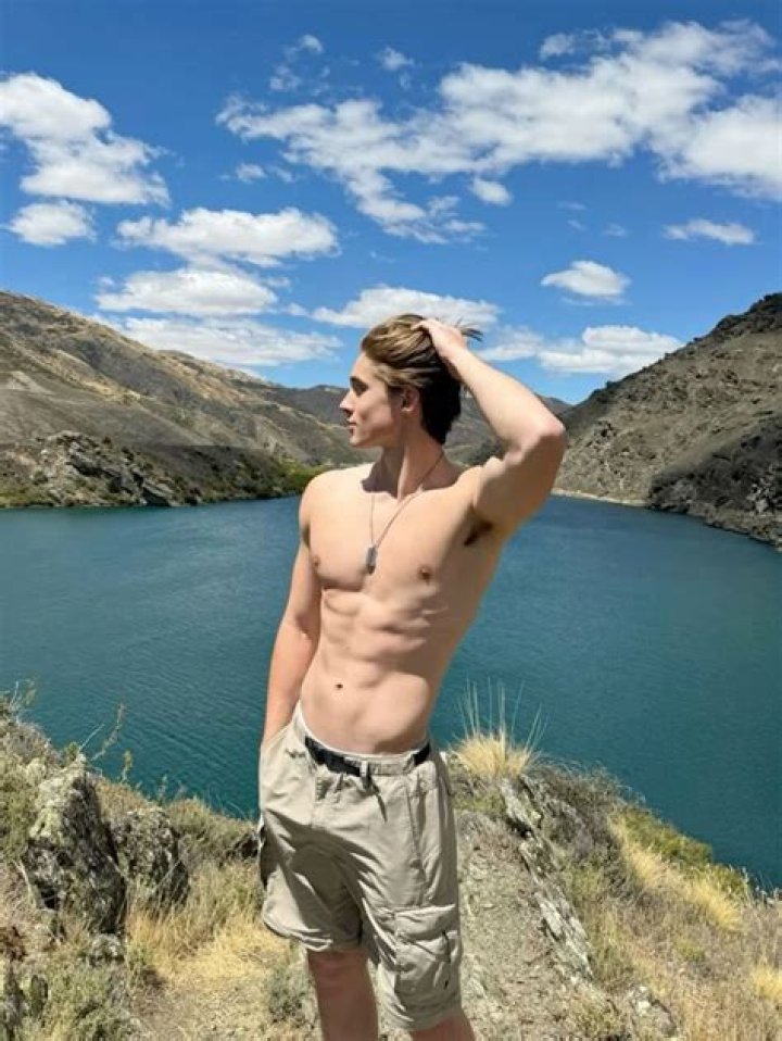 Ollie Muhl Height, Weight, Net Worth, Age, Birthday, Wikipedia, Who, Nationality, Biography